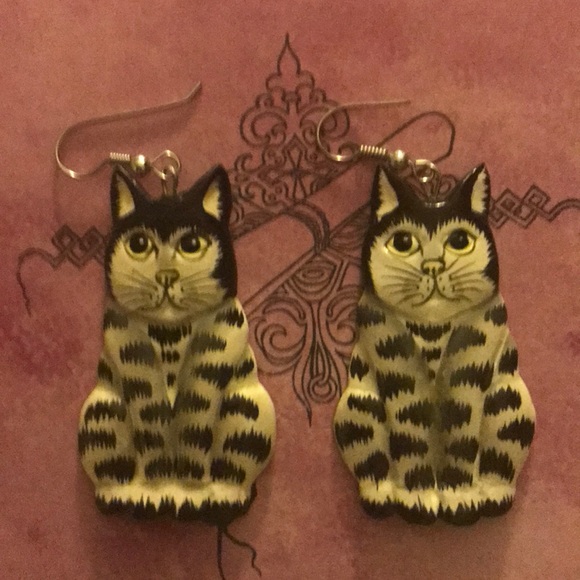 Wood hand crafted cat earrings from Art Fair. New - Picture 2 of 3